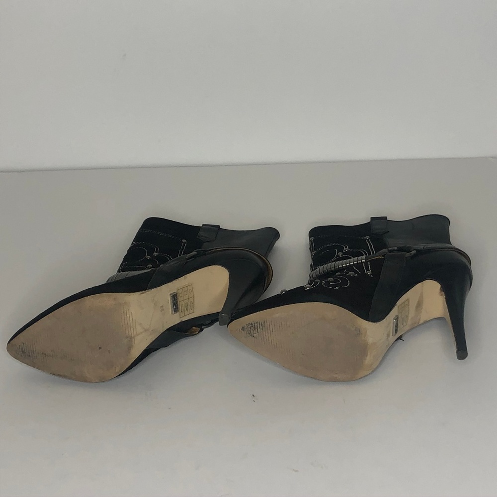 Hot spike heeled boots with silver buckle - Picture 5 of 8